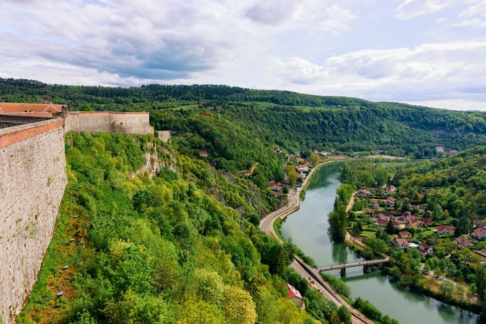 La Franche-Comté en Camping-Car : location, conseils, aires, itinéraires