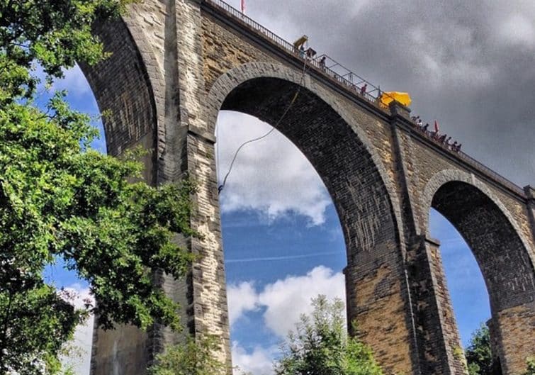 Le viaduc de Coquilleau : le spot où faire du saut à l’élastique en Bretagne