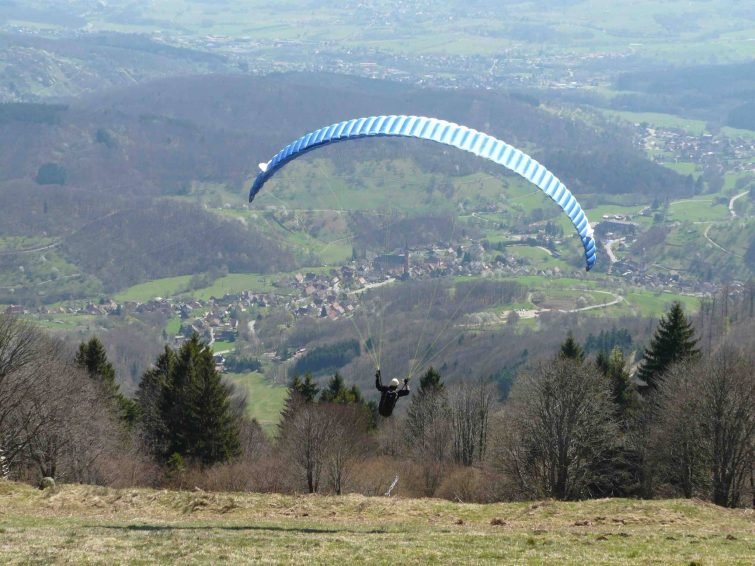 9 endroits où faire du parapente en Alsace