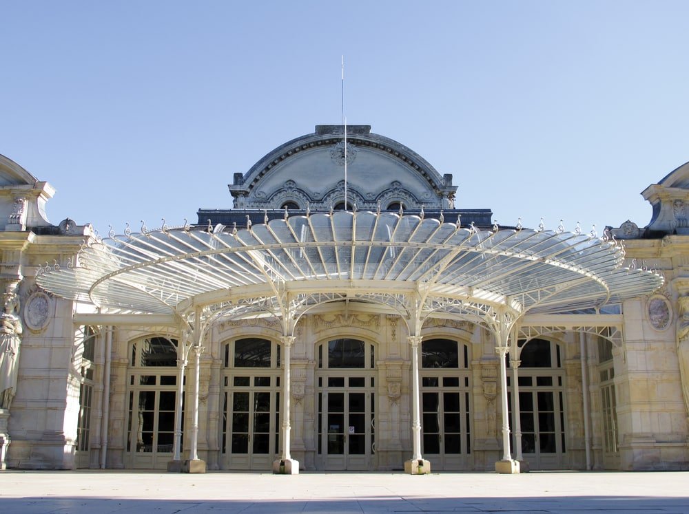 visiter Allier - Bains thermaux de Vichy - France