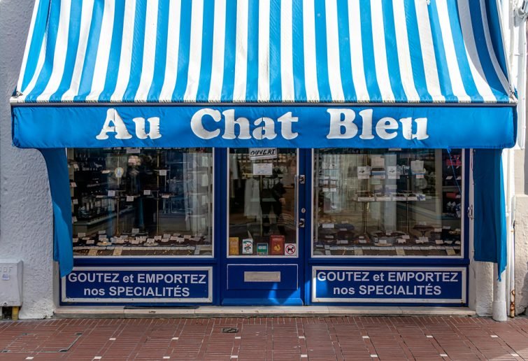 Le Chat Bleu