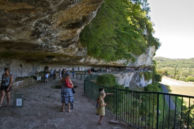 Visiter dans le Périgord Noir : Roque Saint-Christophe