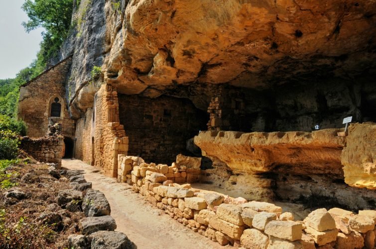 Village troglodytique de la Madeleine