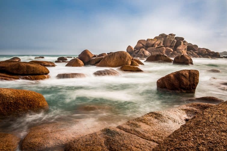 La côte de Granit Rose, incontournable à faire en Bretagne