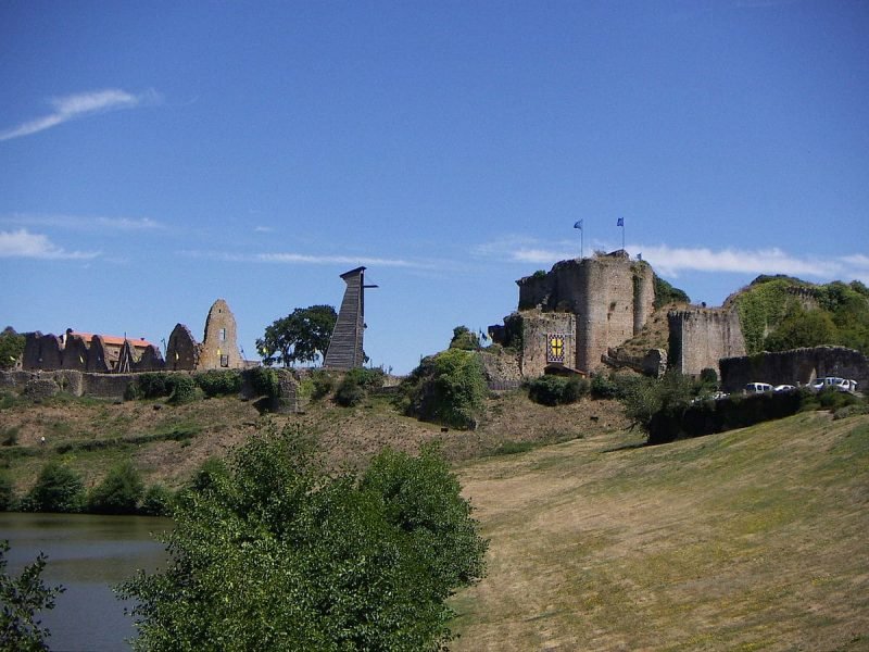 Visiter le château de Tiffauges en Vendée