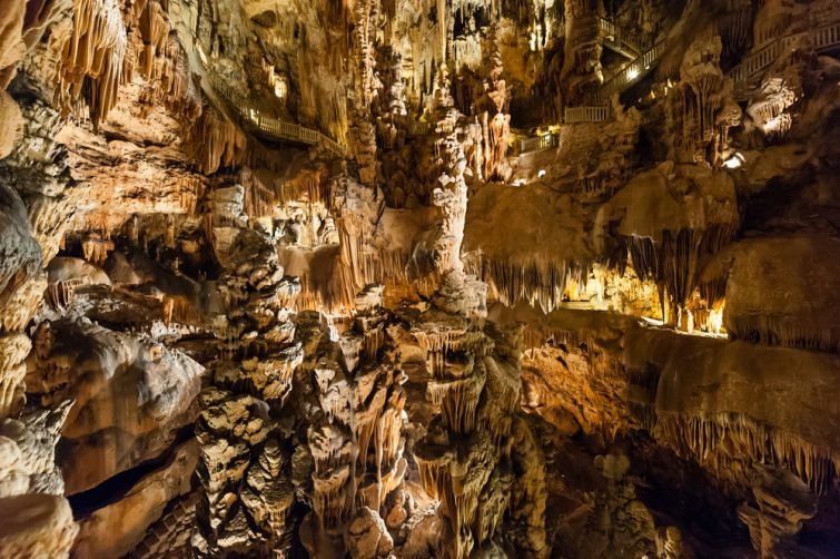 Intérieur de la Grotte des Demoiselles, Ganges