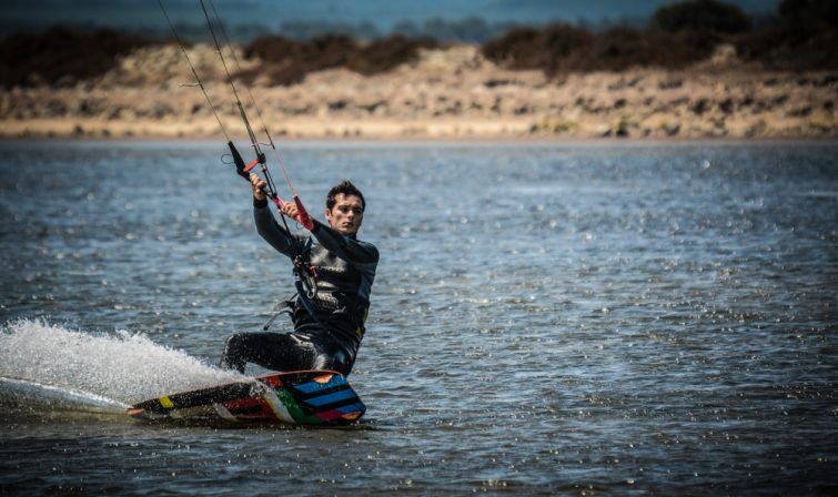 Faire du kite-surf à Gruissan