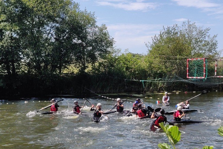 Faire du canoë-kayak sur la Sélune