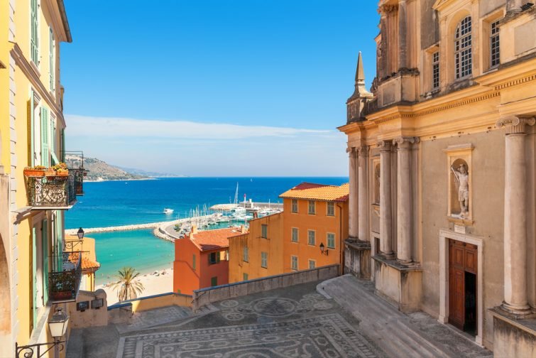 Vieille ville de Menton, vue mer