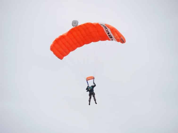 parachute, normandie, orange