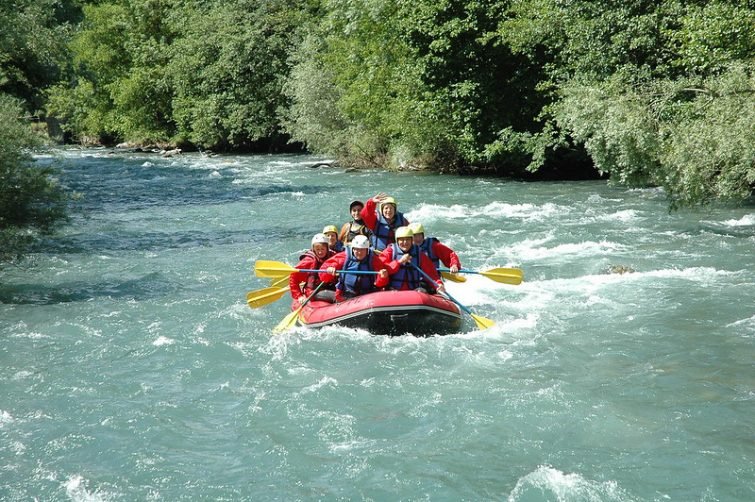 Visiter la réserve naturel de Néouvielle : Bateau pneumatique et rafting 