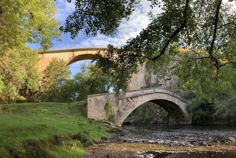 Le pont sur la Cure de Pierre-Perthuis