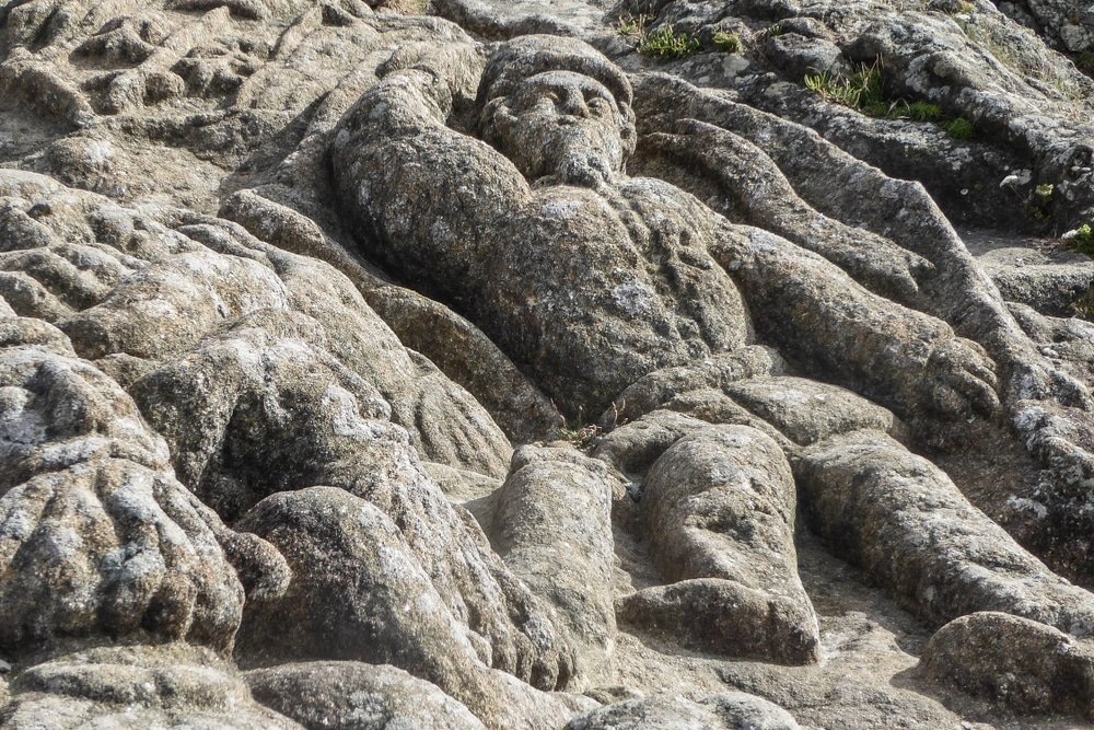 rochers sculptes de bretagne abbe fourre