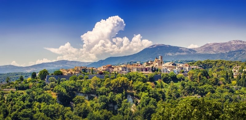 saint paul de vence village medieval au milieu foret - visiter côte d azur