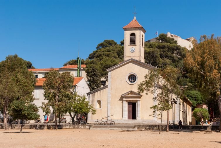 Visiter Porquerolles : L'église Sainte-Anne